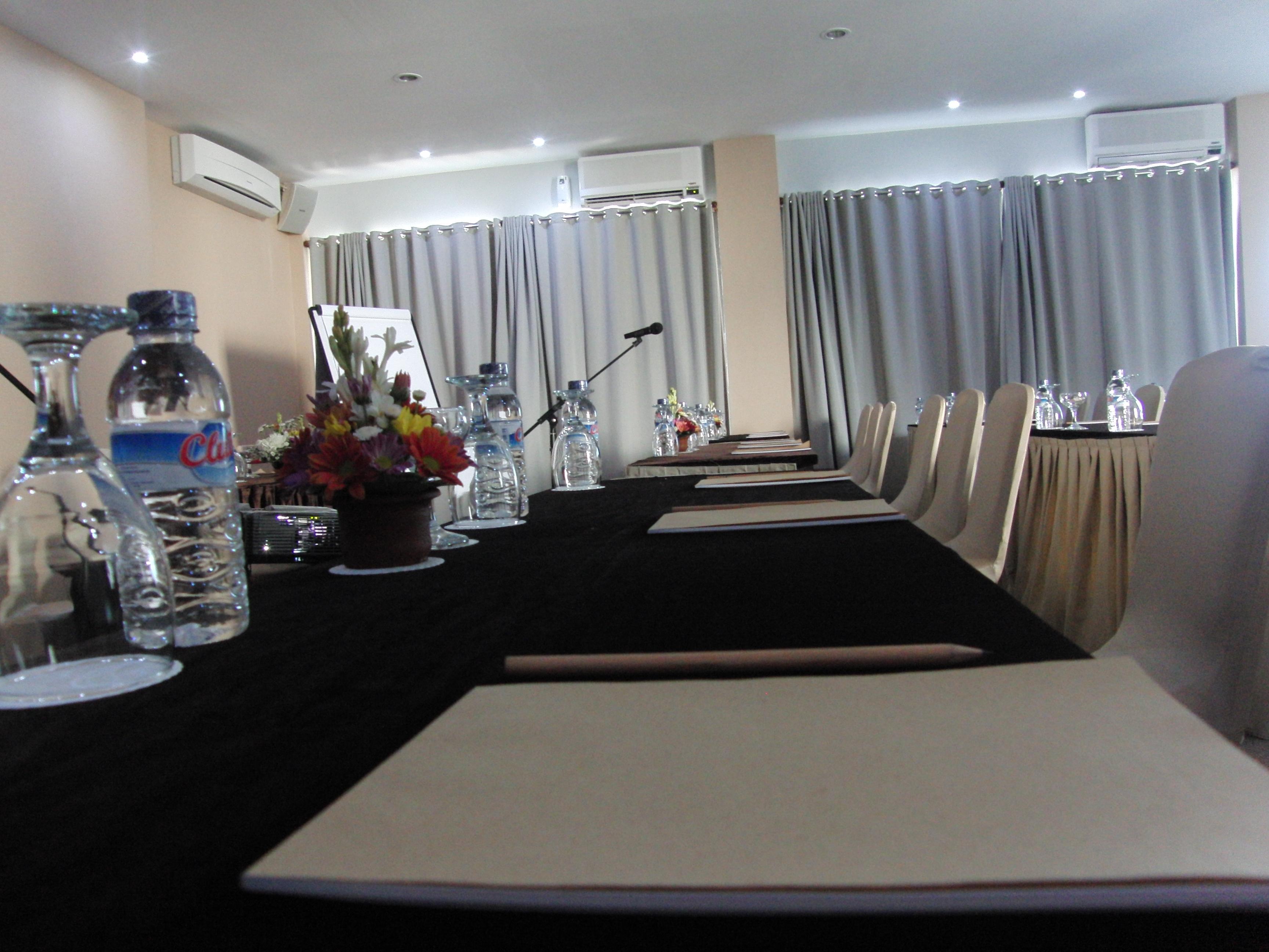 Umalas Hotel & Residence Seminyak Zakenleven foto