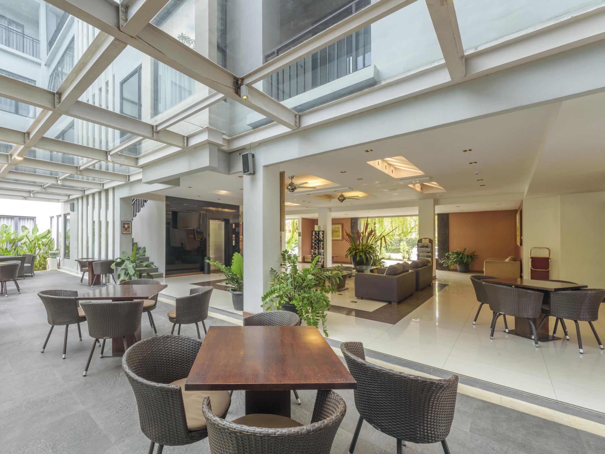 Umalas Hotel & Residence Seminyak Buitenkant foto